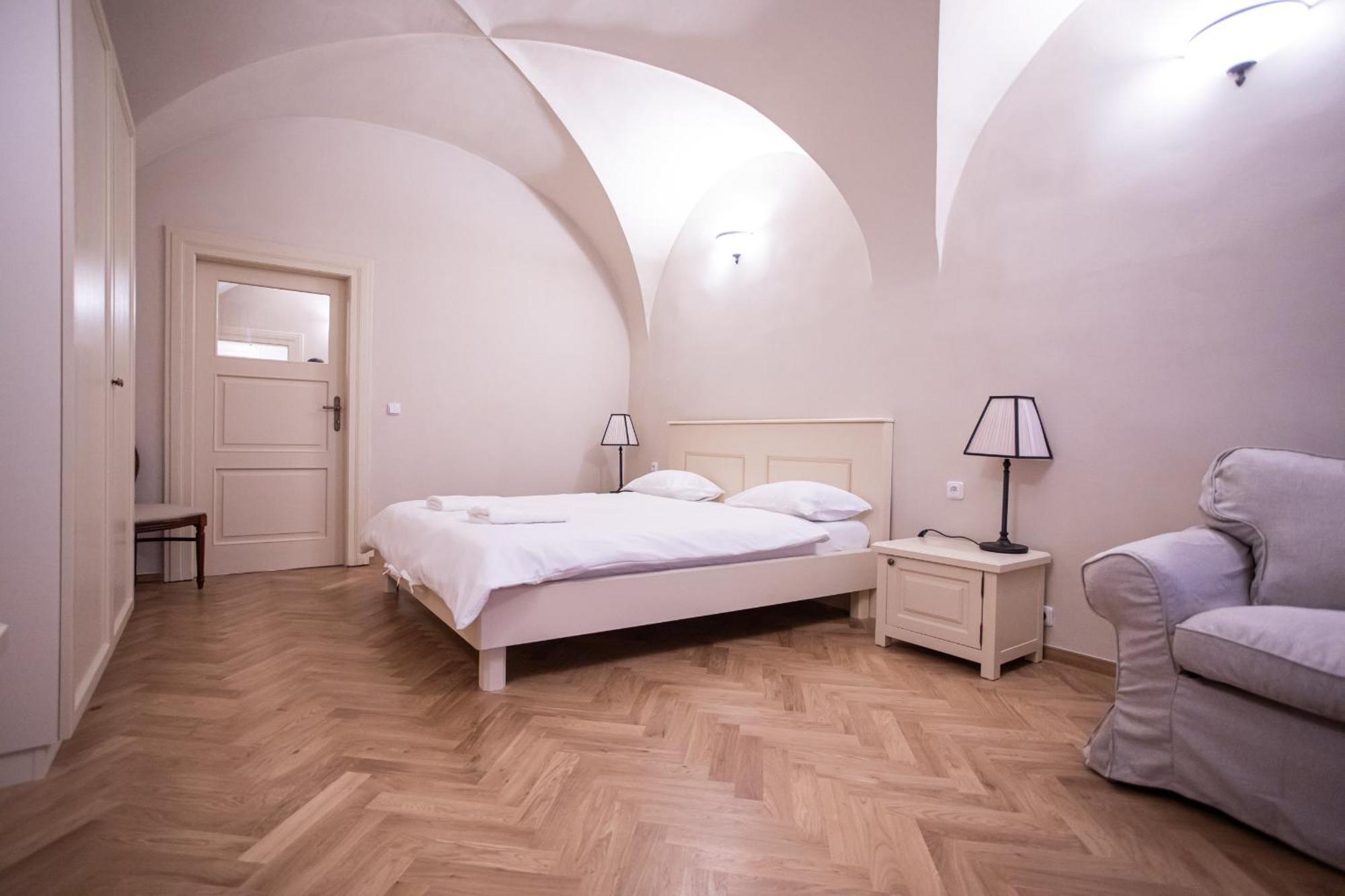 Residence Thunovska Прага Экстерьер фото